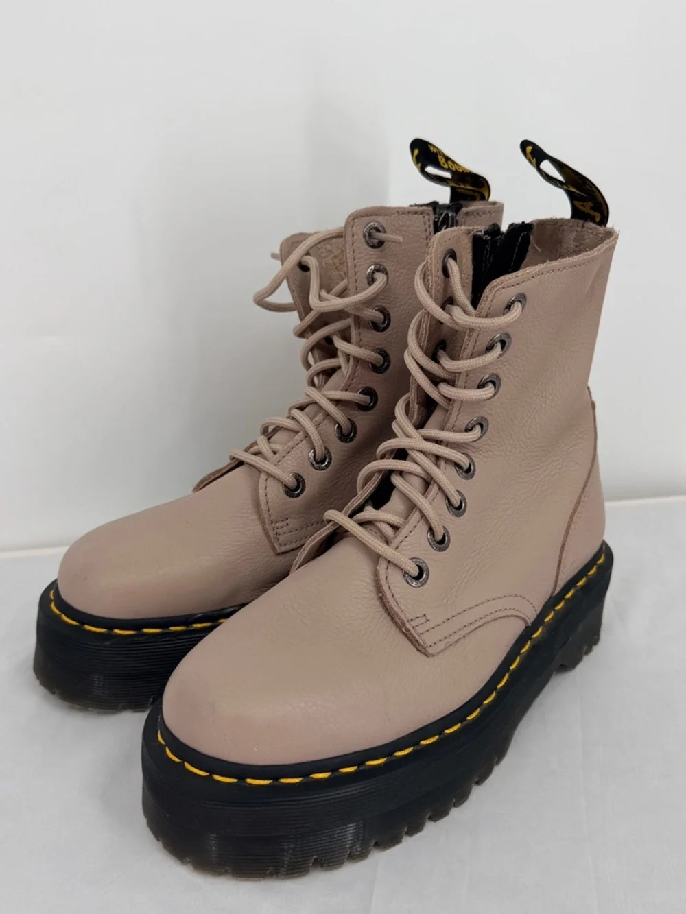 Dr Martens Jadon III Platform Boots Beige Leather Size 7 Women